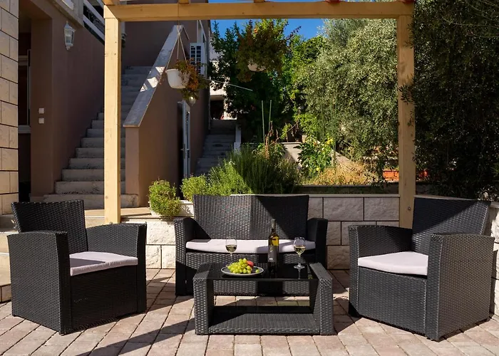 House Fidulic - The Lavender Apartamento