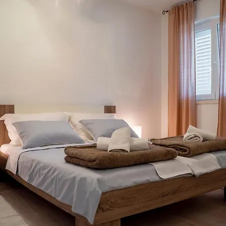 Apartment House Fidulic - The Lavender *
