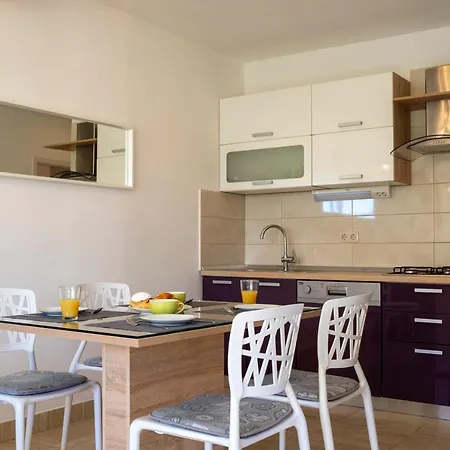 Apartment House Fidulic - The Lavender