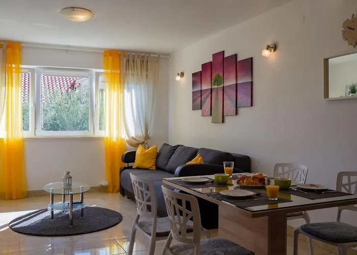 公寓 House Fidulic - The Lavender *